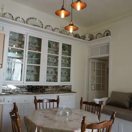 Vivian's Antique House * Karpathos Town (Pigadia)